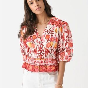 Like New Size Small Vibrant Farm Rio Cropped Floral Blouse